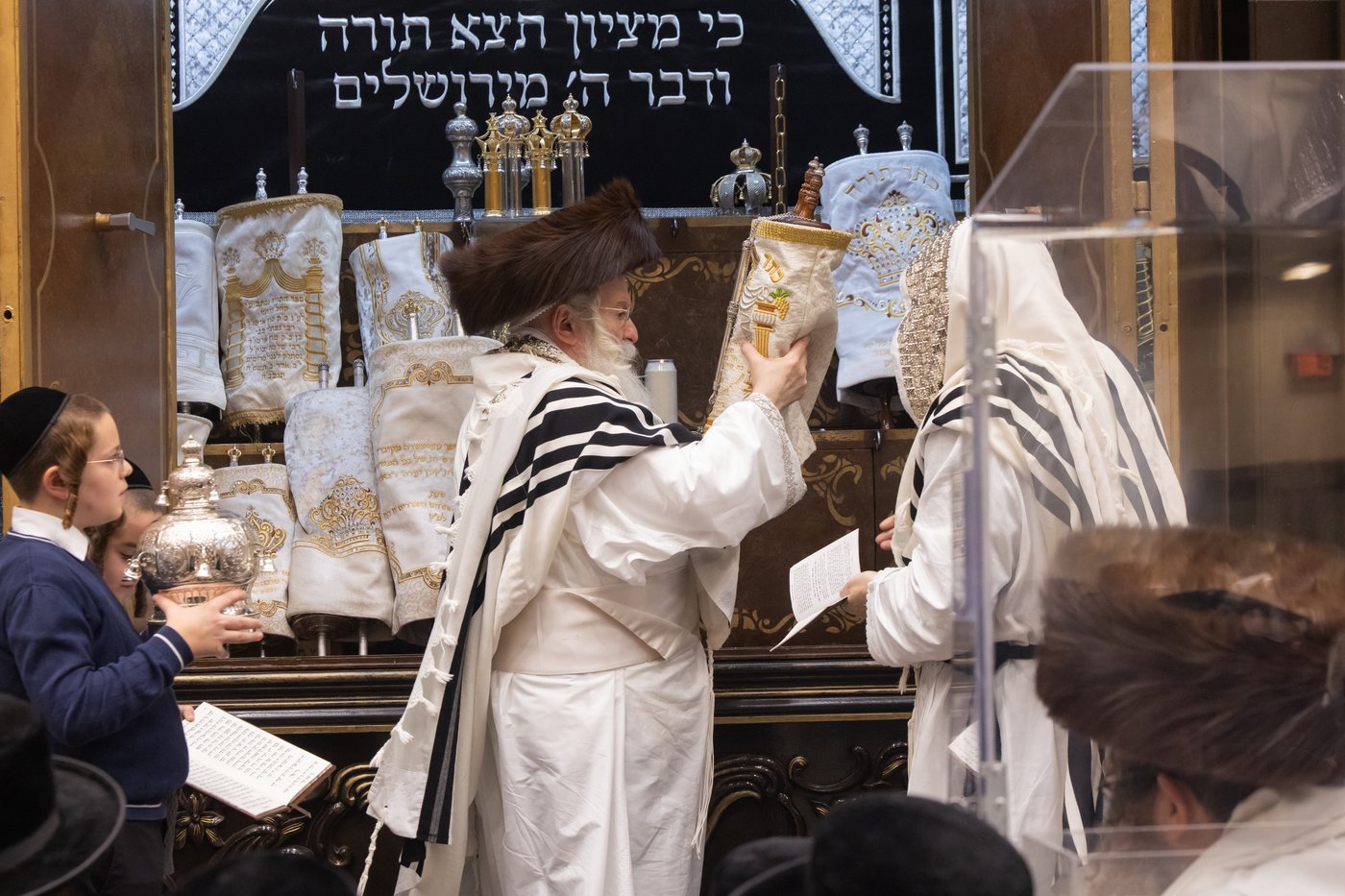 הושענא רבה בחצר הקודש באבוב | צילום: אחים לאנטשעווסקי