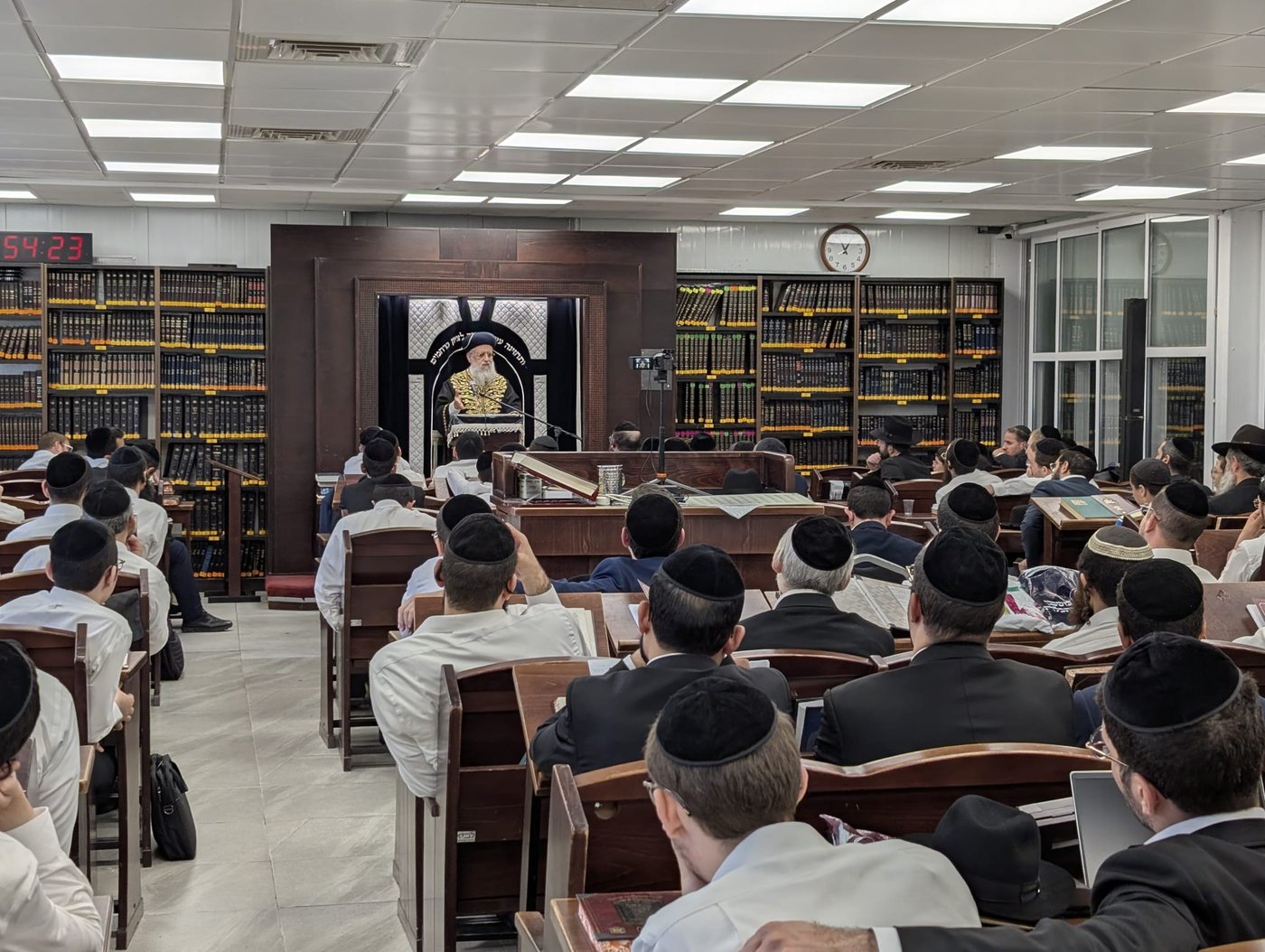 הגר"ד יוסף בקהילת חניכי הישיבות