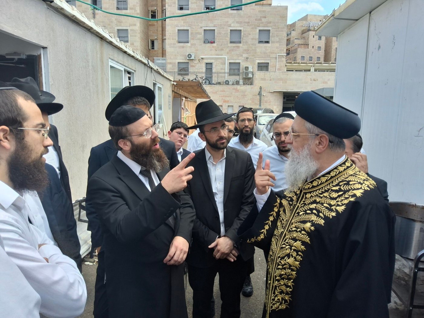 הגר"ד יוסף בקהילת חניכי הישיבות