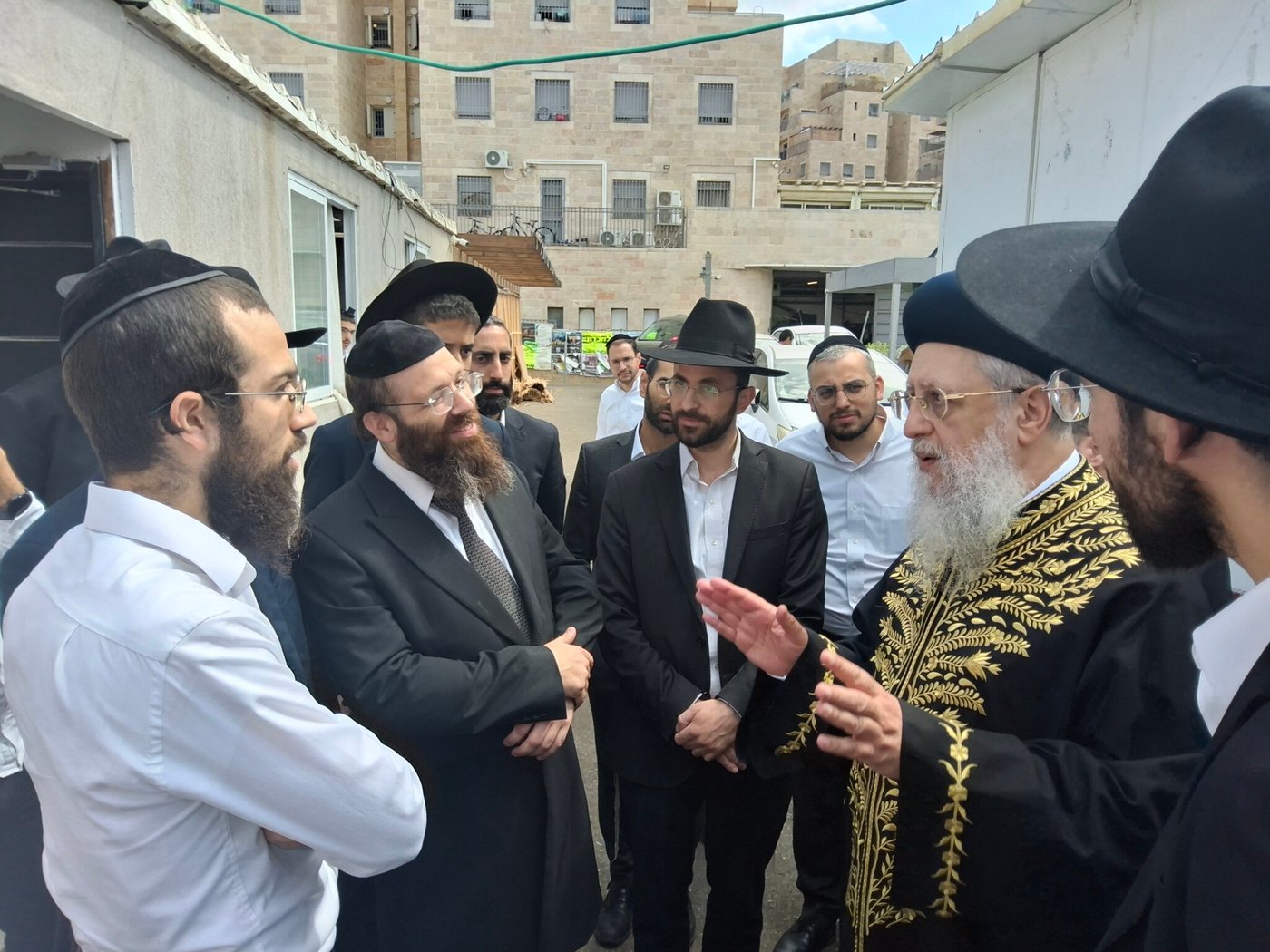 הגר"ד יוסף בקהילת חניכי הישיבות