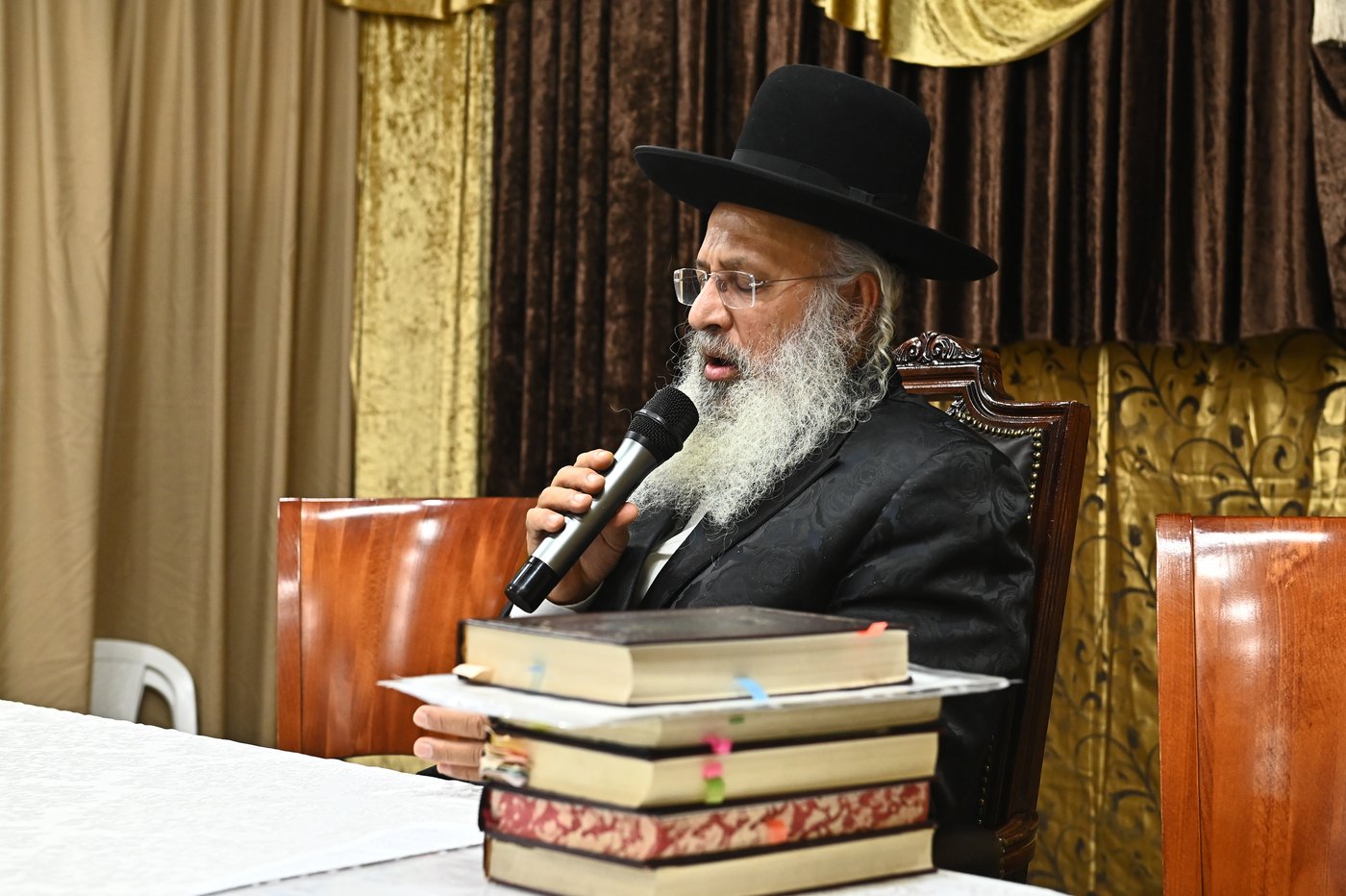 שמחת בית השואבה אצל הגר"ע אלכורת | צילום: שוקי לרר