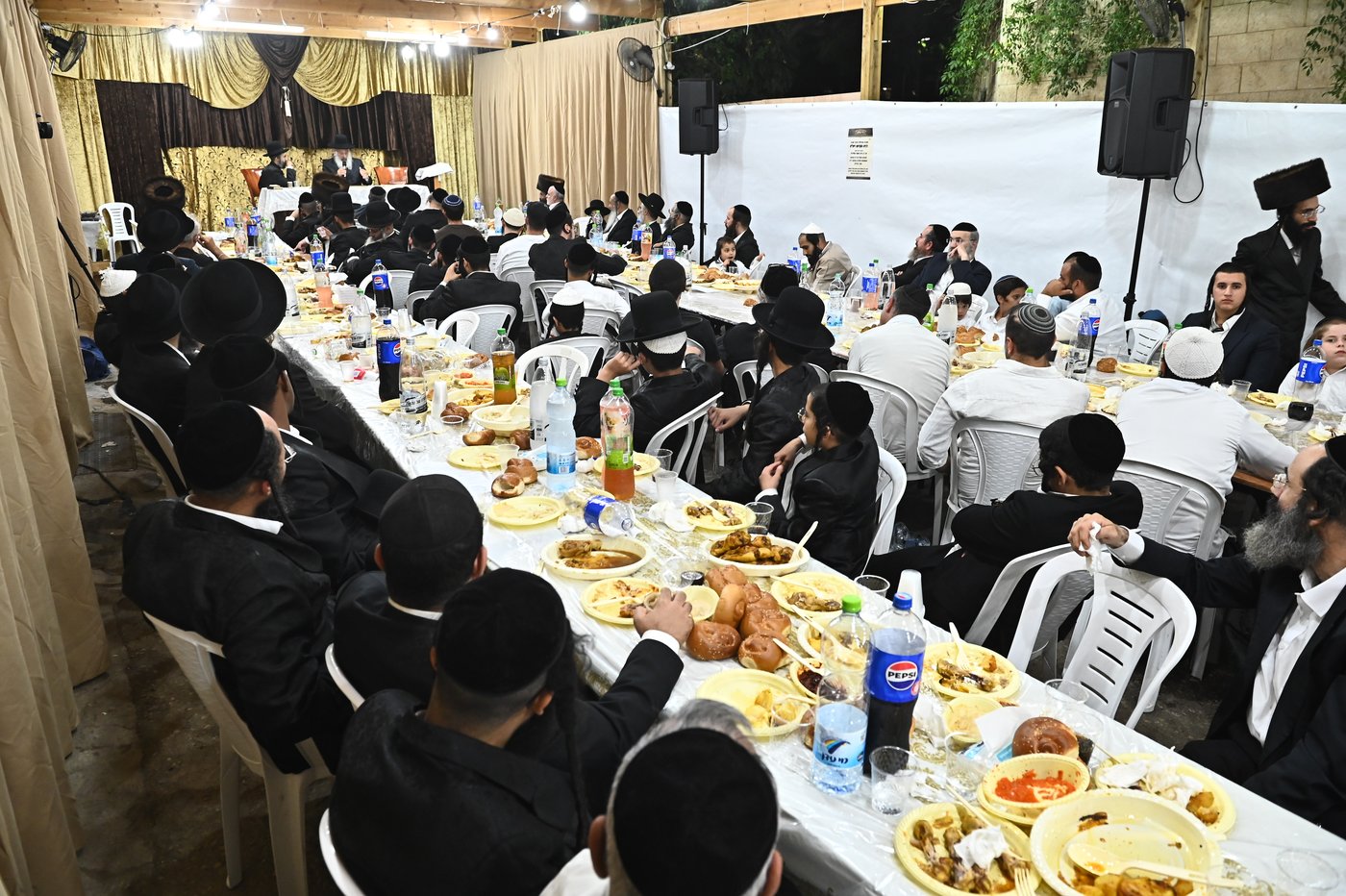 שמחת בית השואבה אצל הגר"ע אלכורת | צילום: שוקי לרר