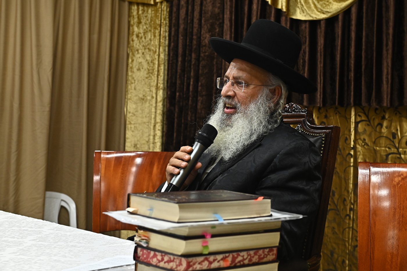 שמחת בית השואבה אצל הגר"ע אלכורת | צילום: שוקי לרר