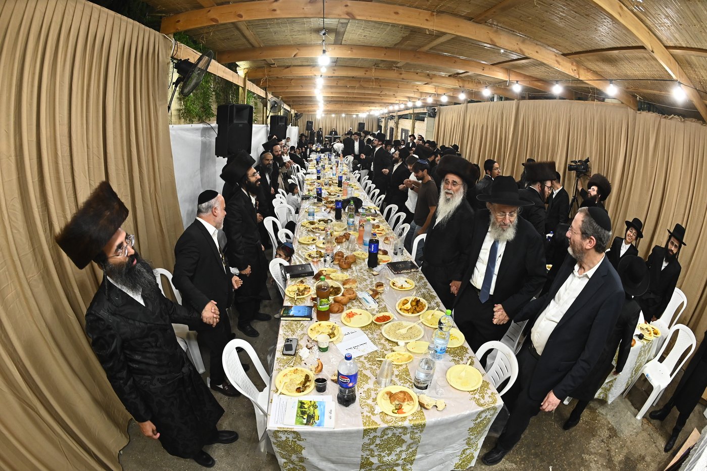 שמחת בית השואבה אצל הגר"ע אלכורת | צילום: שוקי לרר