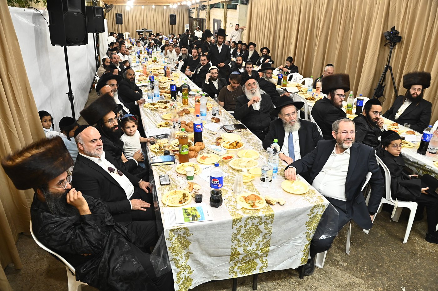 שמחת בית השואבה אצל הגר"ע אלכורת | צילום: שוקי לרר