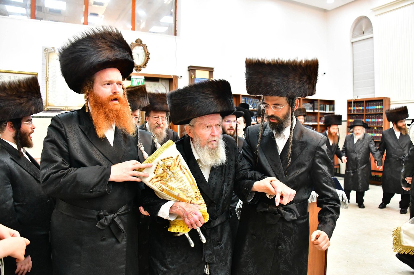 הקפות שניות בחצר זוועהיל | צילום: שוקי לרר