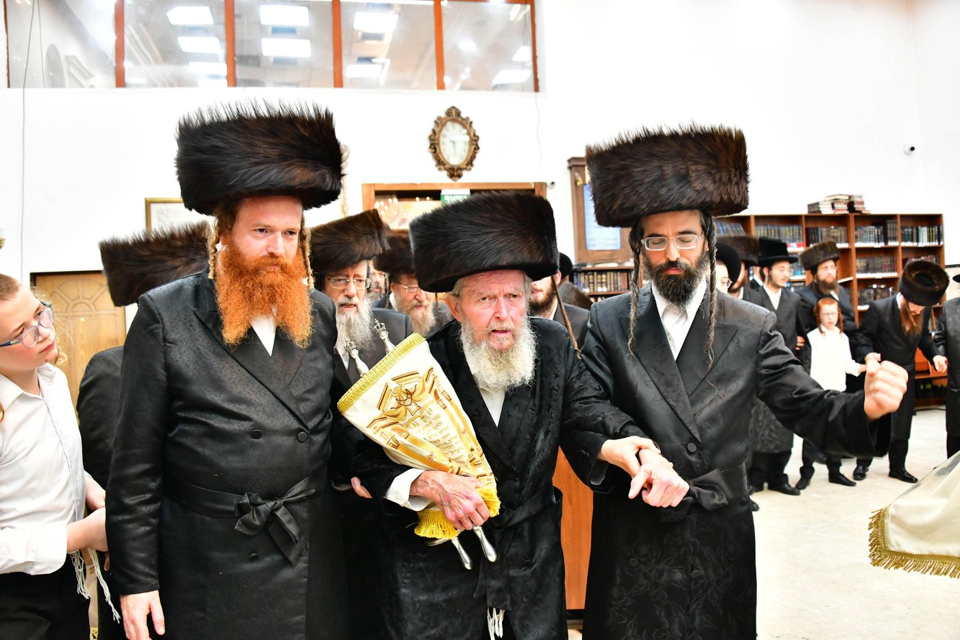 הקפות שניות בחצר זוועהיל | צילום: שוקי לרר