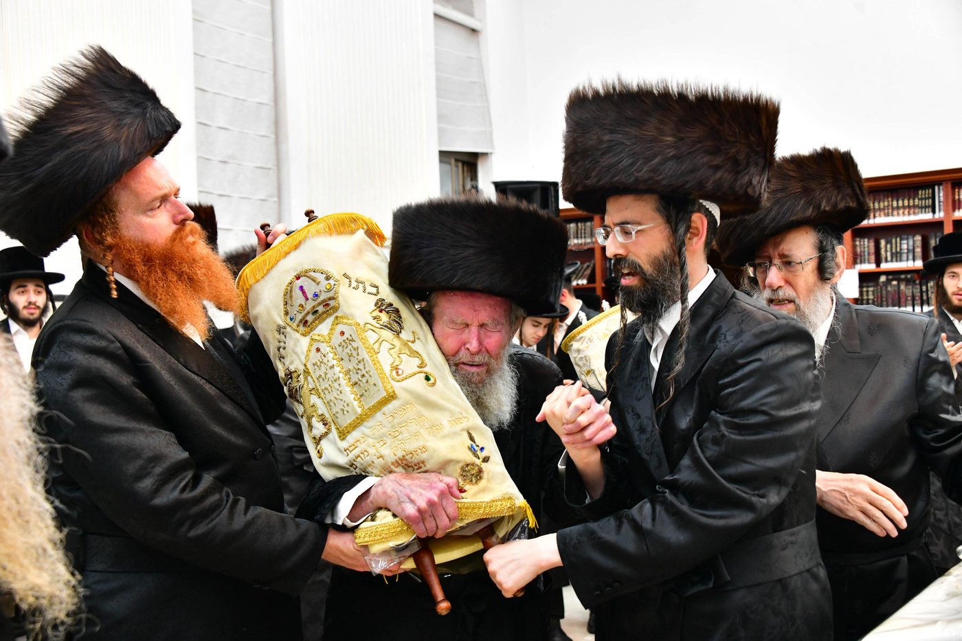 הקפות שניות בחצר זוועהיל | צילום: שוקי לרר