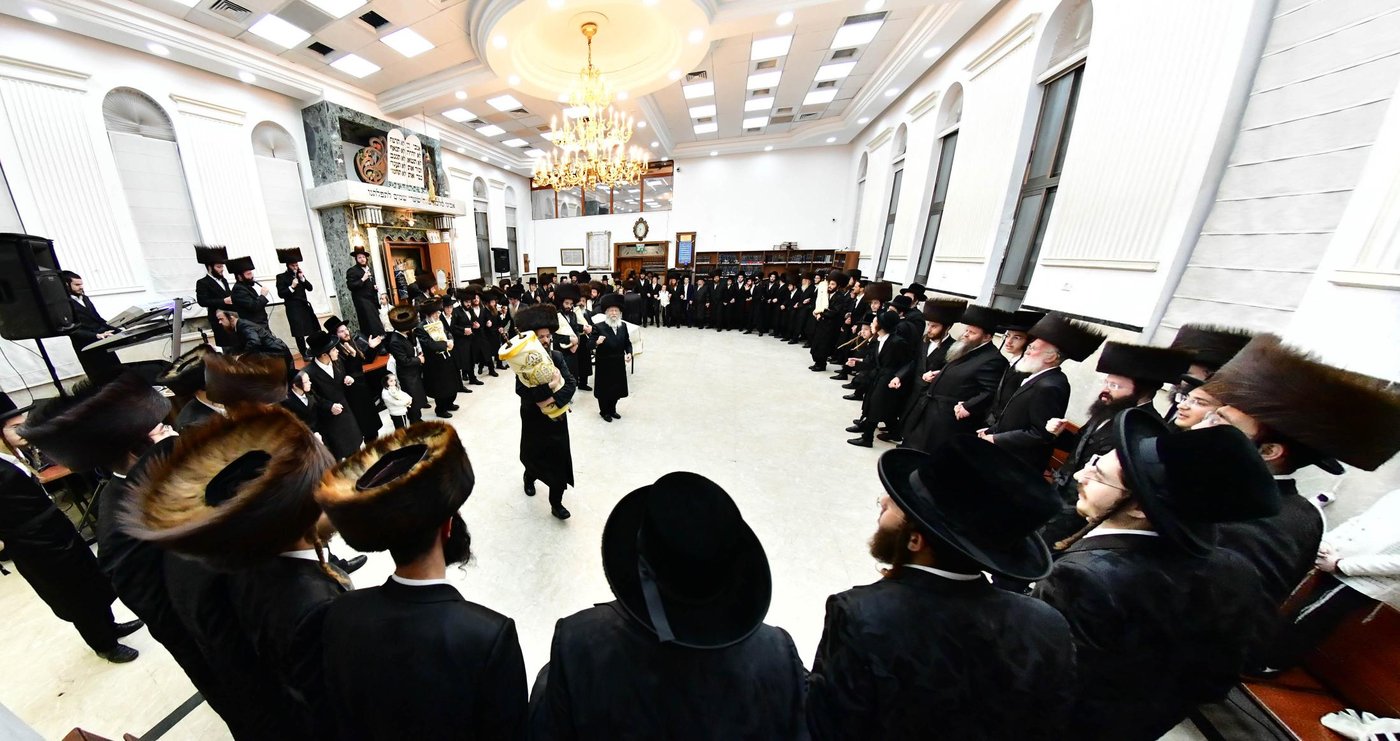 הקפות שניות בחצר זוועהיל | צילום: שוקי לרר
