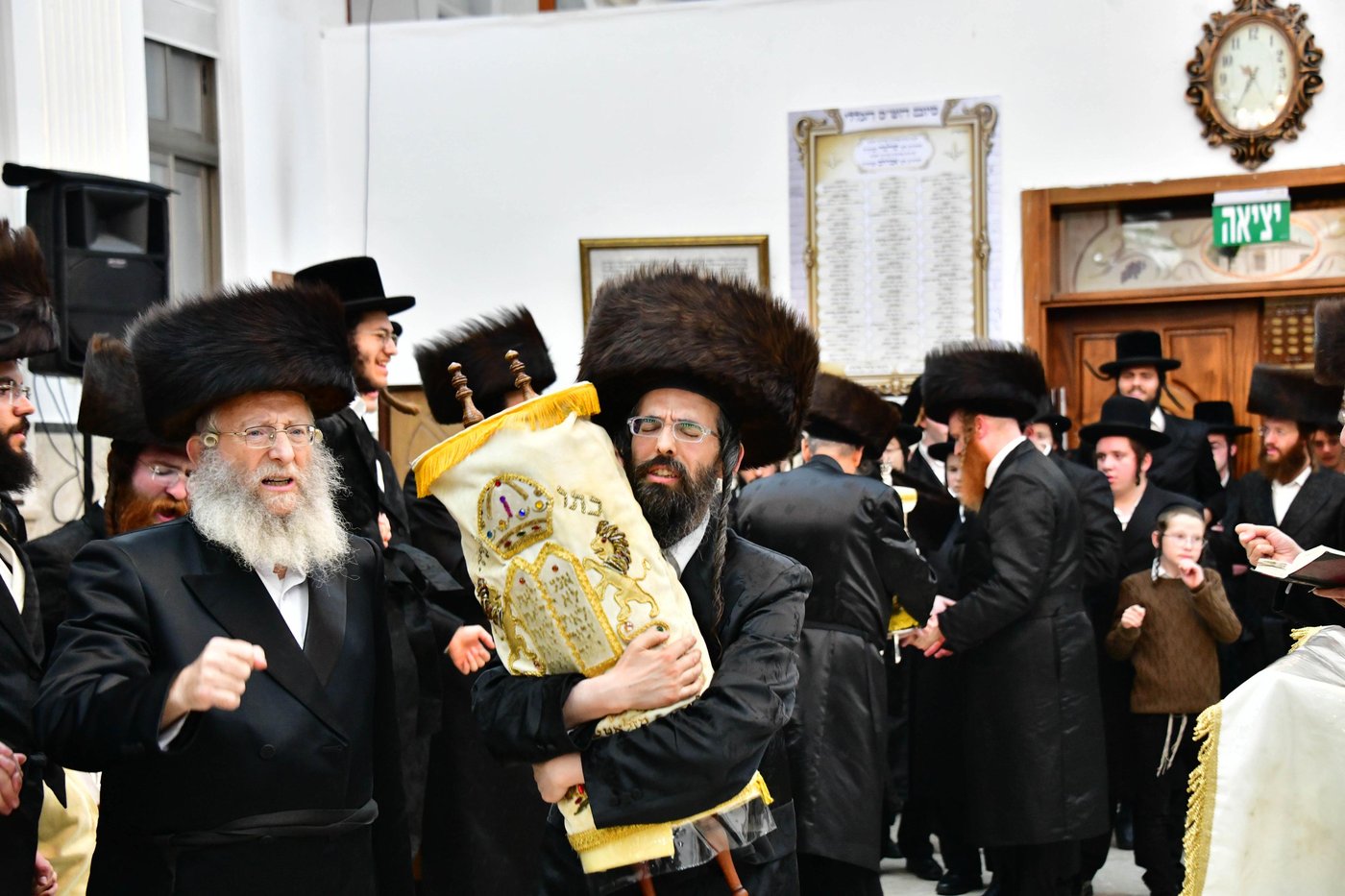 הקפות שניות בחצר זוועהיל | צילום: שוקי לרר