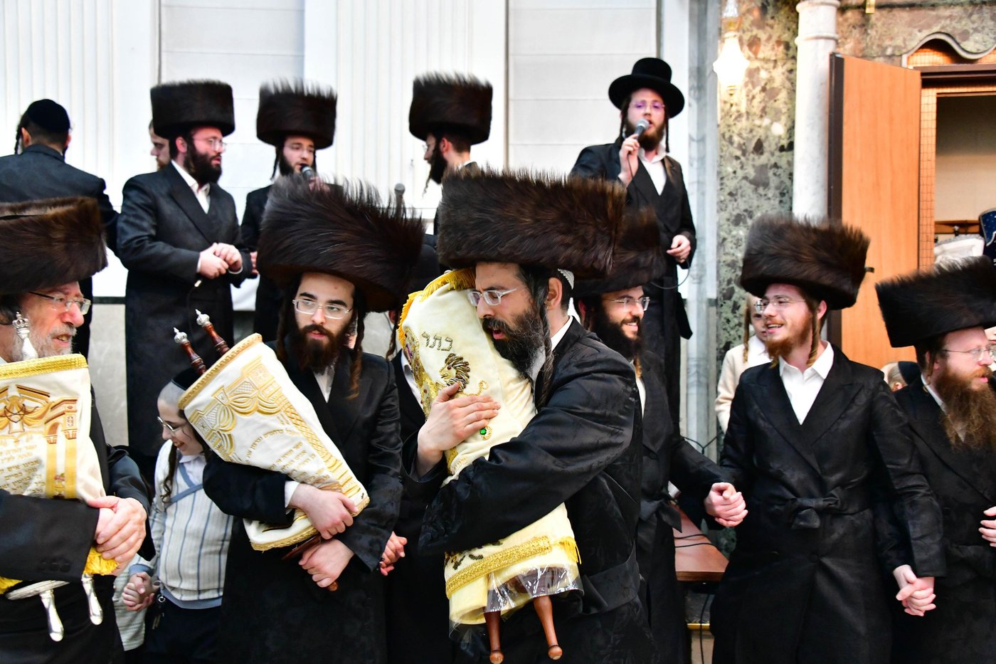 הקפות שניות בחצר זוועהיל | צילום: שוקי לרר