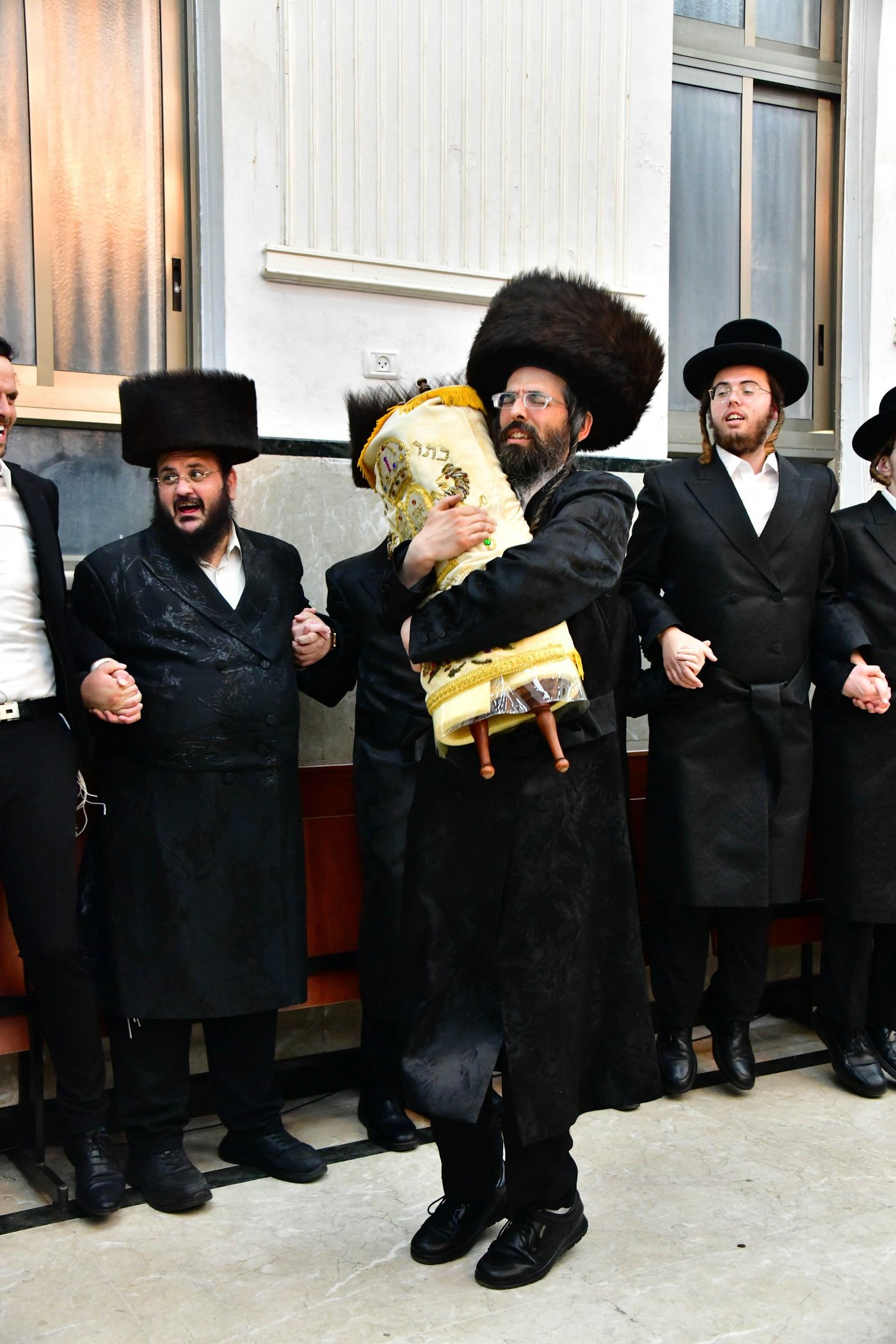 הקפות שניות בחצר זוועהיל | צילום: שוקי לרר