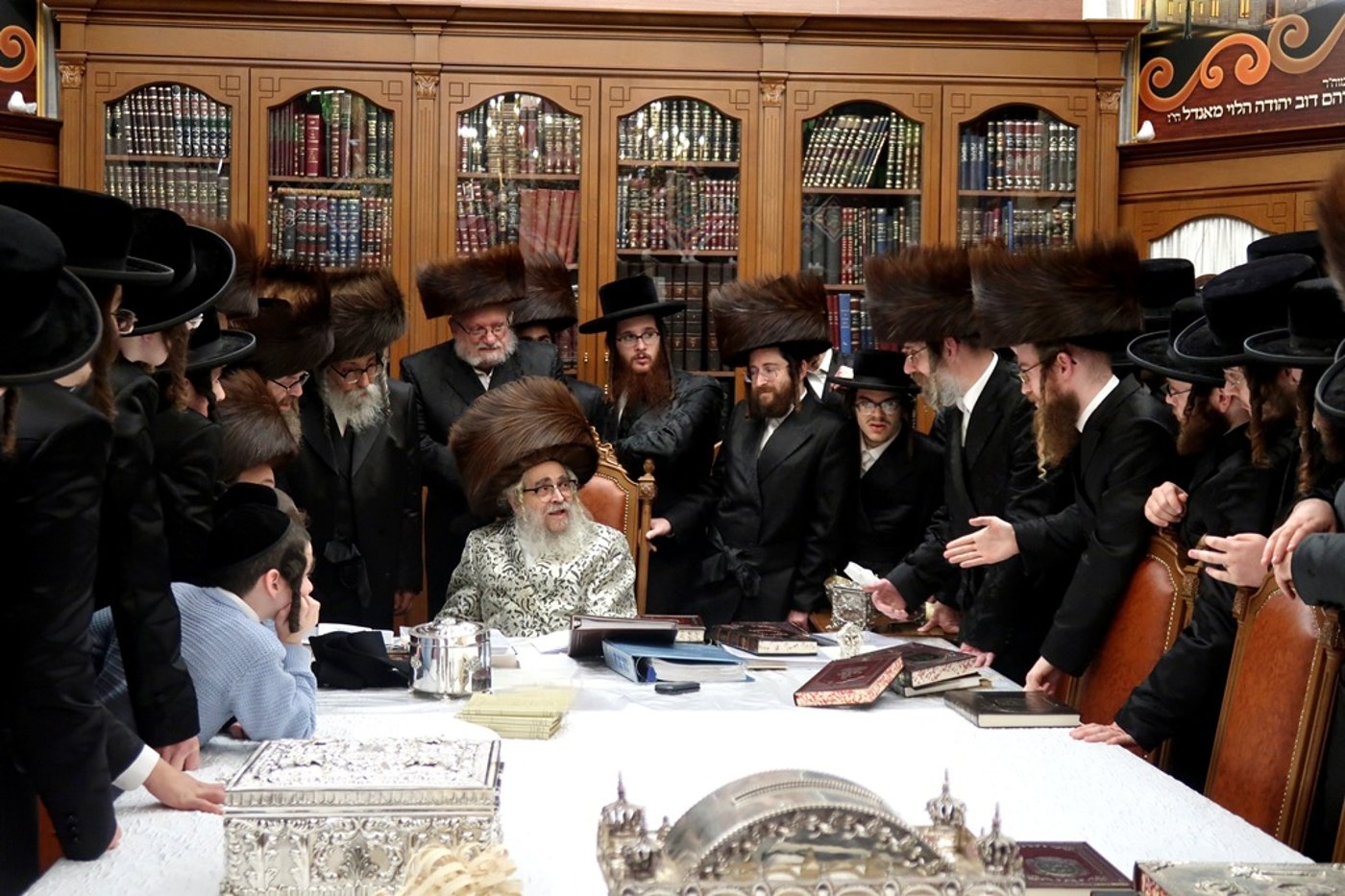 ביקורים בימי המועד בסוכתו של האדמו"ר מסאטמר שליט"א | צילום: בחצרות סאטמאר