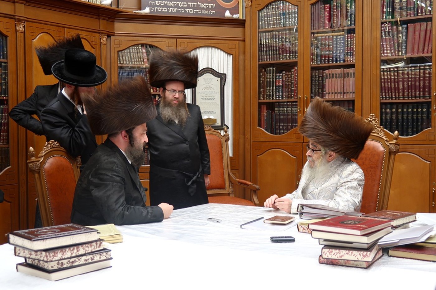 ביקורים בימי המועד בסוכתו של האדמו"ר מסאטמר שליט"א | צילום: בחצרות סאטמאר