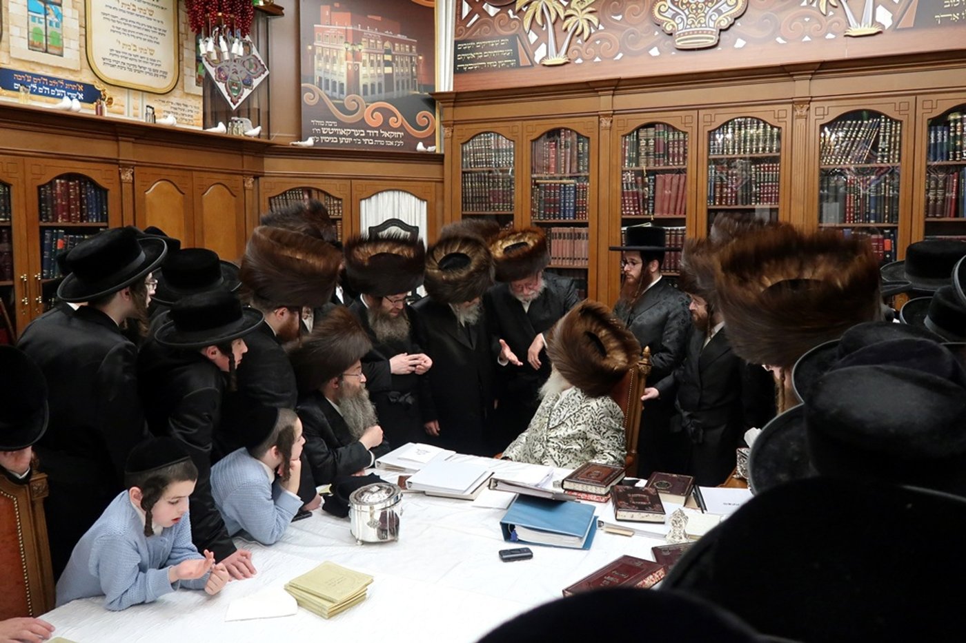 ביקורים בימי המועד בסוכתו של האדמו"ר מסאטמר שליט"א | צילום: בחצרות סאטמאר