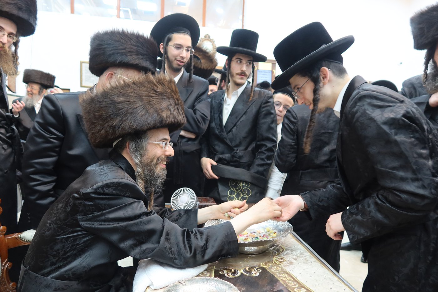 ירח האיתנים בחצר זוועהיל | צילום: שימי פ.