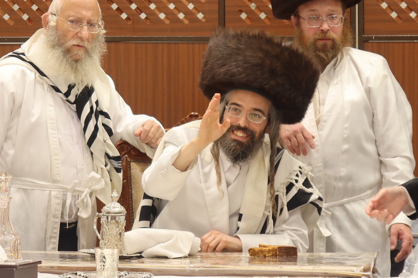 ירח האיתנים בחצר זוועהיל | צילום: שימי פ.