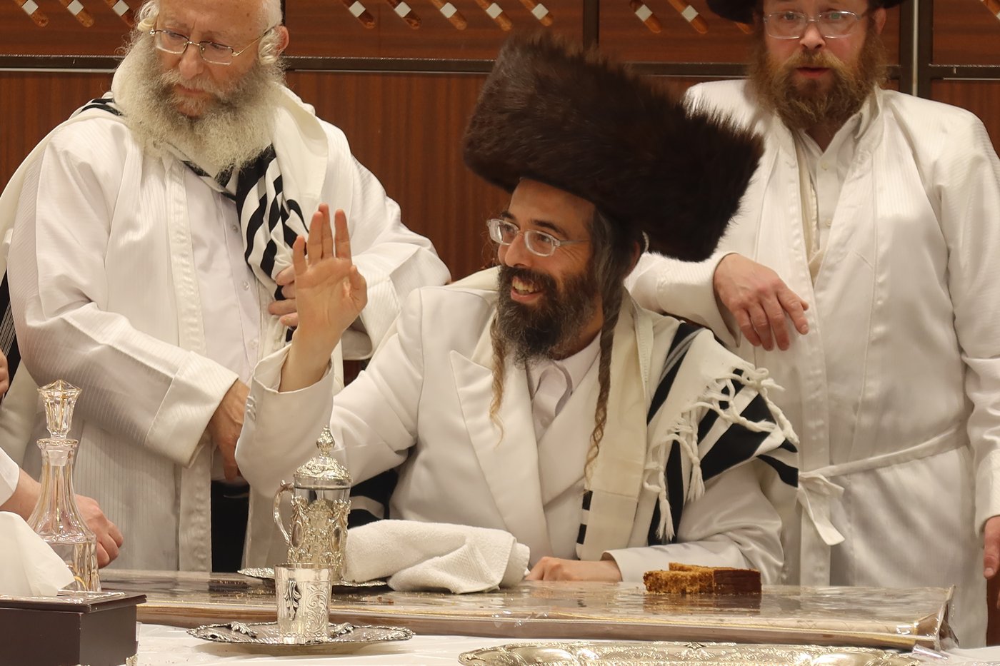 ירח האיתנים בחצר זוועהיל | צילום: שימי פ.