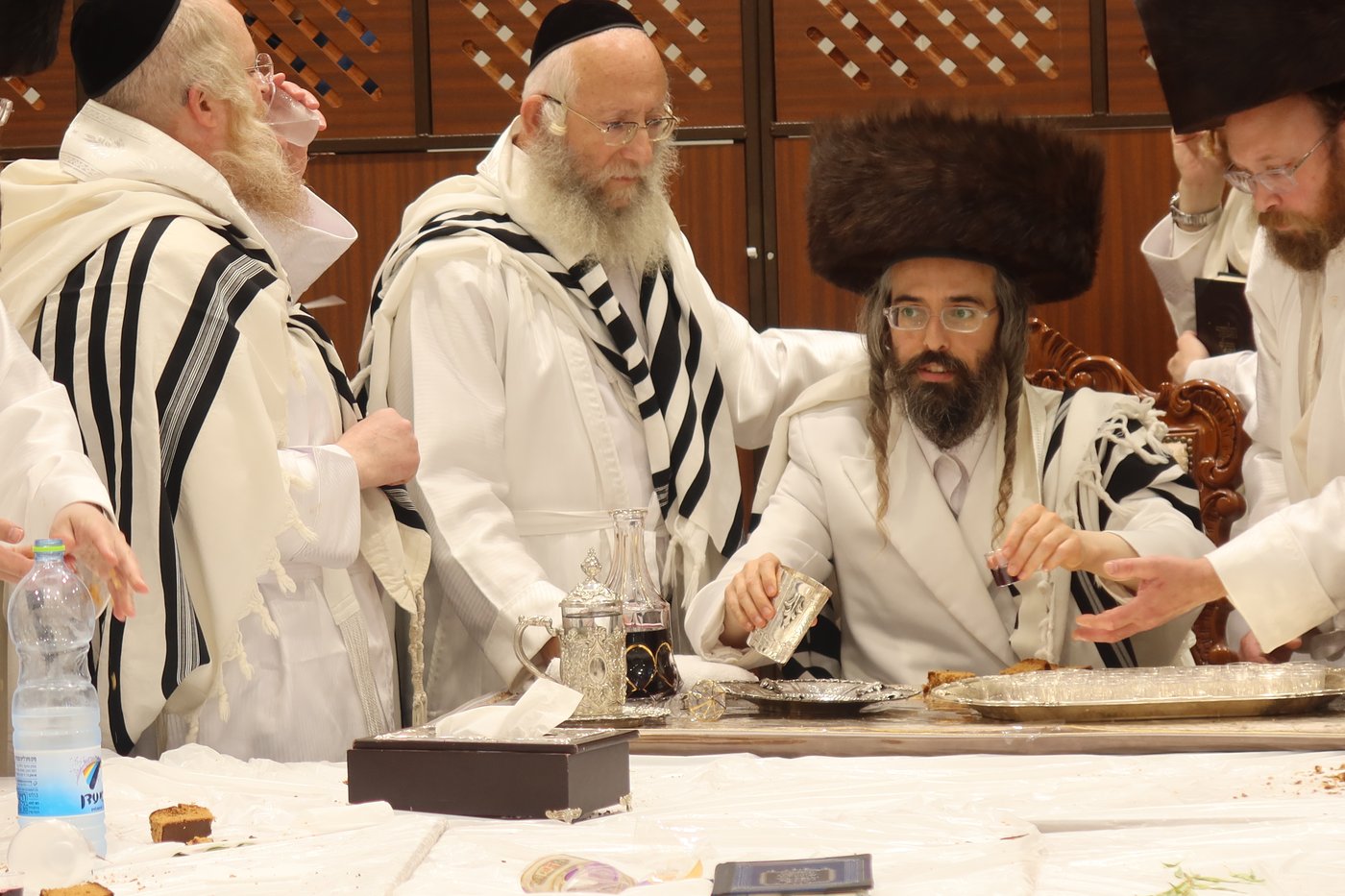 ירח האיתנים בחצר זוועהיל | צילום: שימי פ.