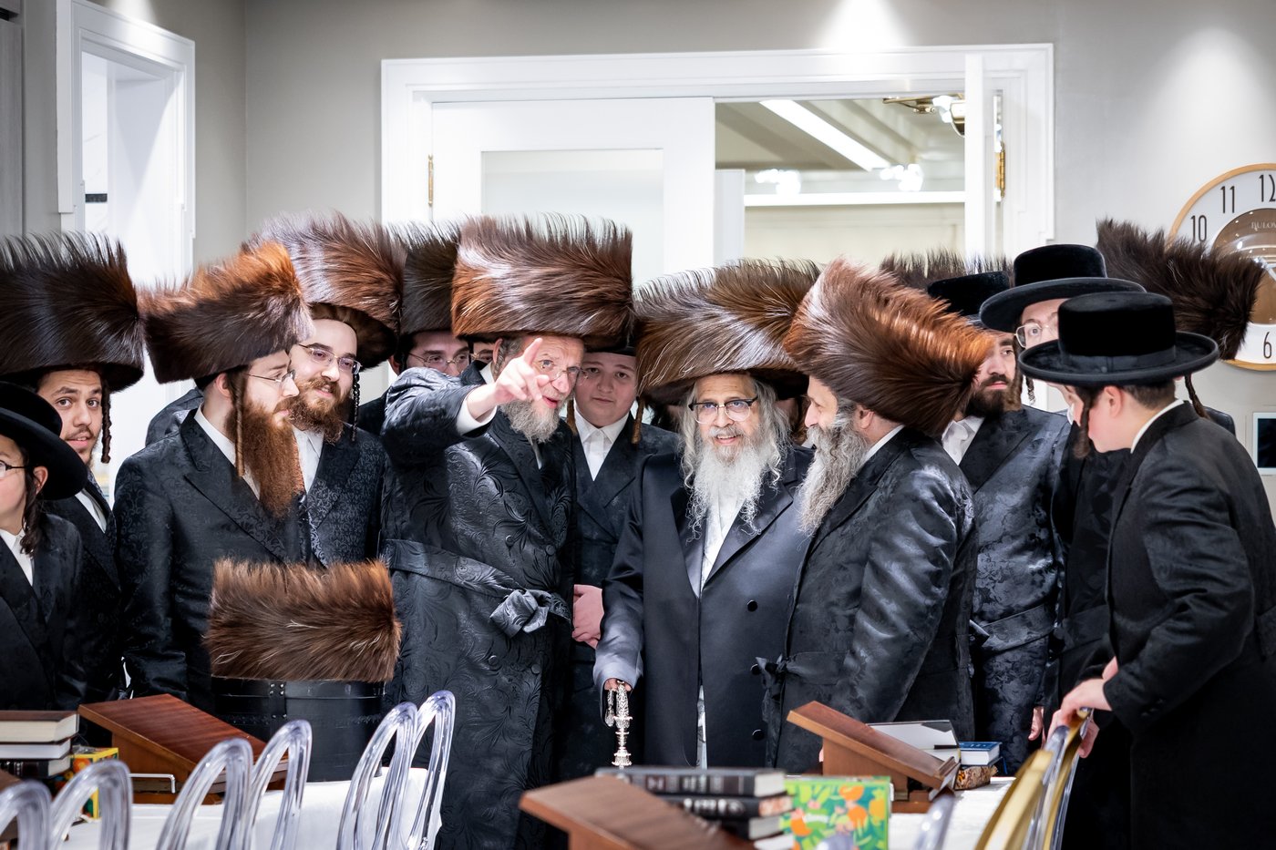 האדמו"ר מסאטמר בביקור בסוכת הנגיד ר' יצחק זאב רבינוביץ