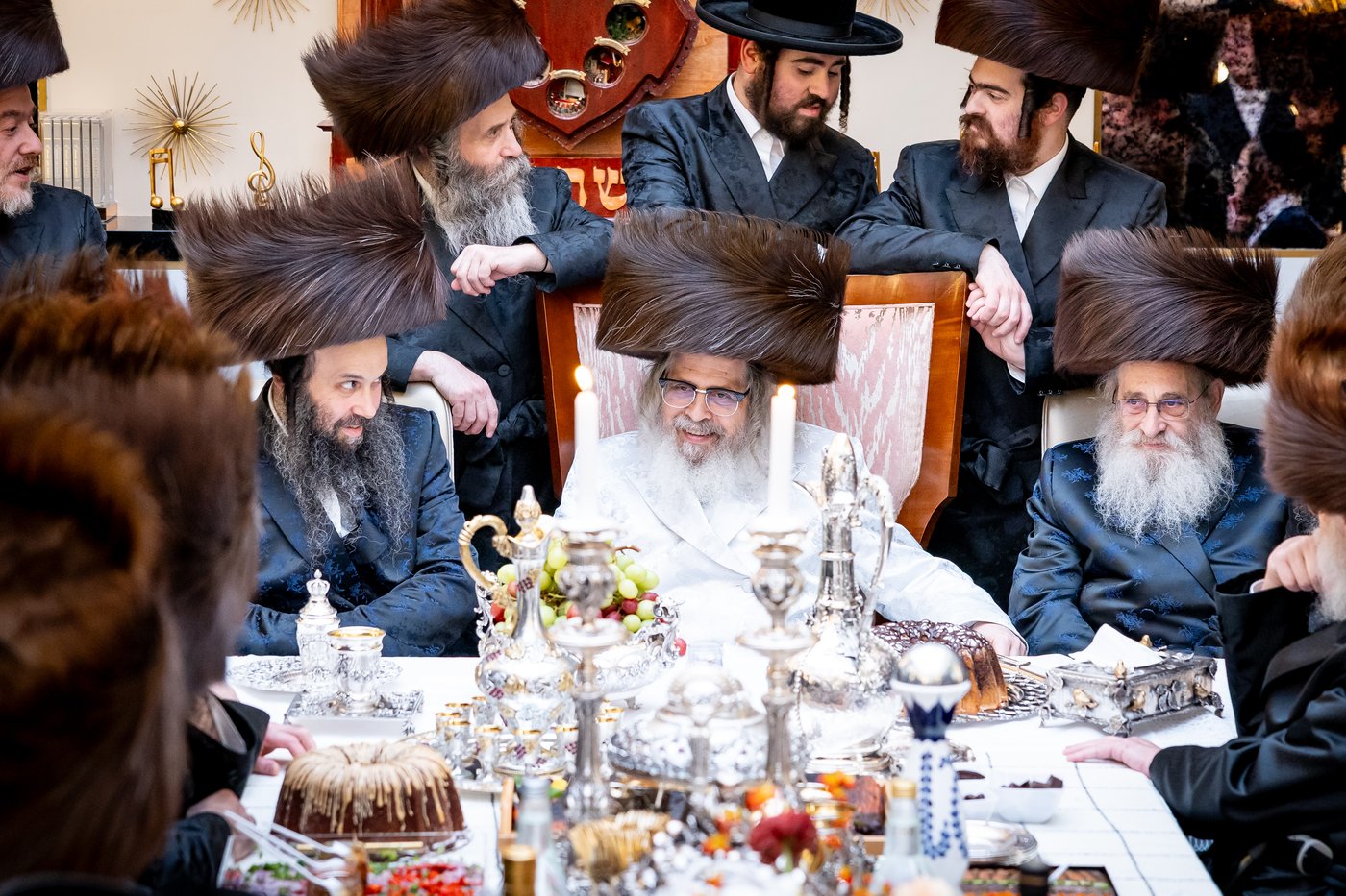 האדמו"ר מסאטמר בביקור בסוכת הנגיד ר' יצחק זאב רבינוביץ