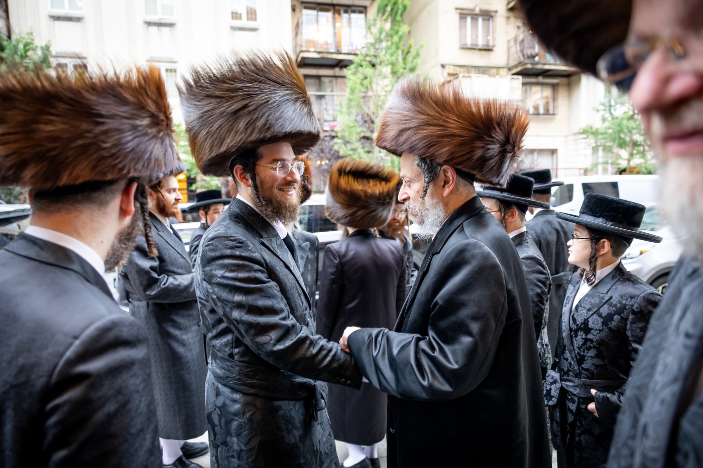 האדמו"ר מסאטמר בביקור בסוכת הנגיד ר' יצחק זאב רבינוביץ
