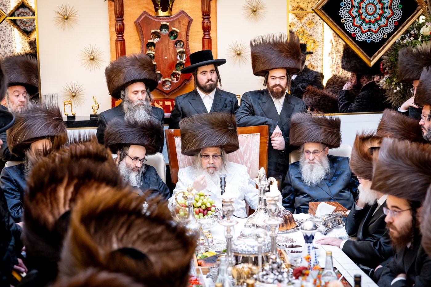האדמו"ר מסאטמר בביקור בסוכת הנגיד ר' יצחק זאב רבינוביץ