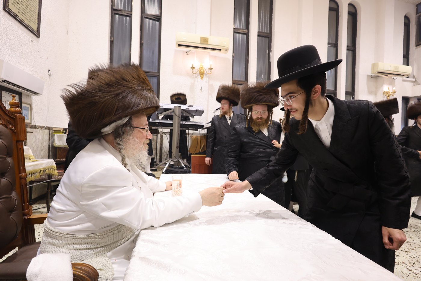 הקפות שניות בחצר הקודש ביאלה בני ברק | צילום: דוד ארזני