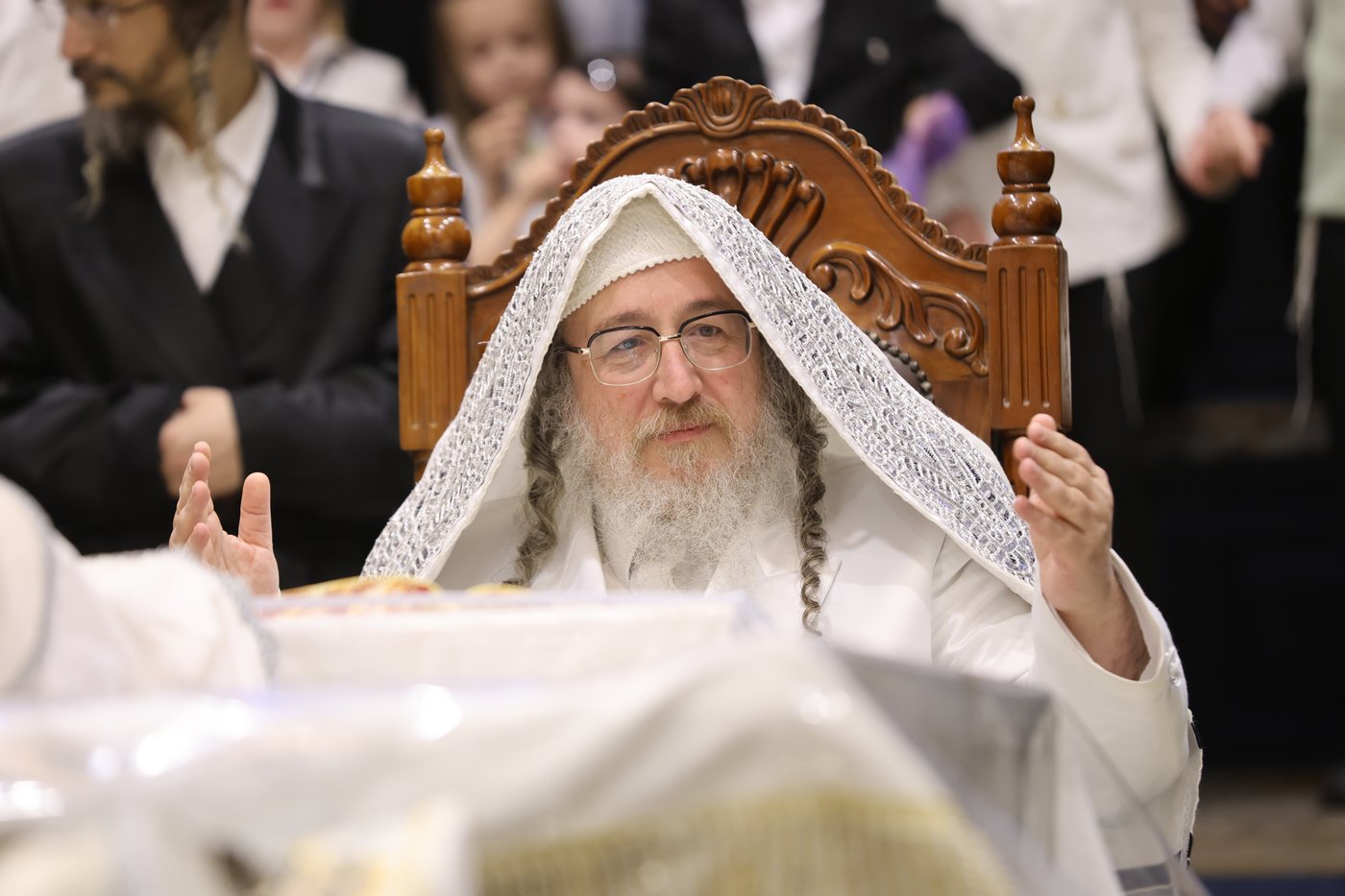 הקפות שניות בחצר הקודש ביאלה בני ברק | צילום: דוד ארזני