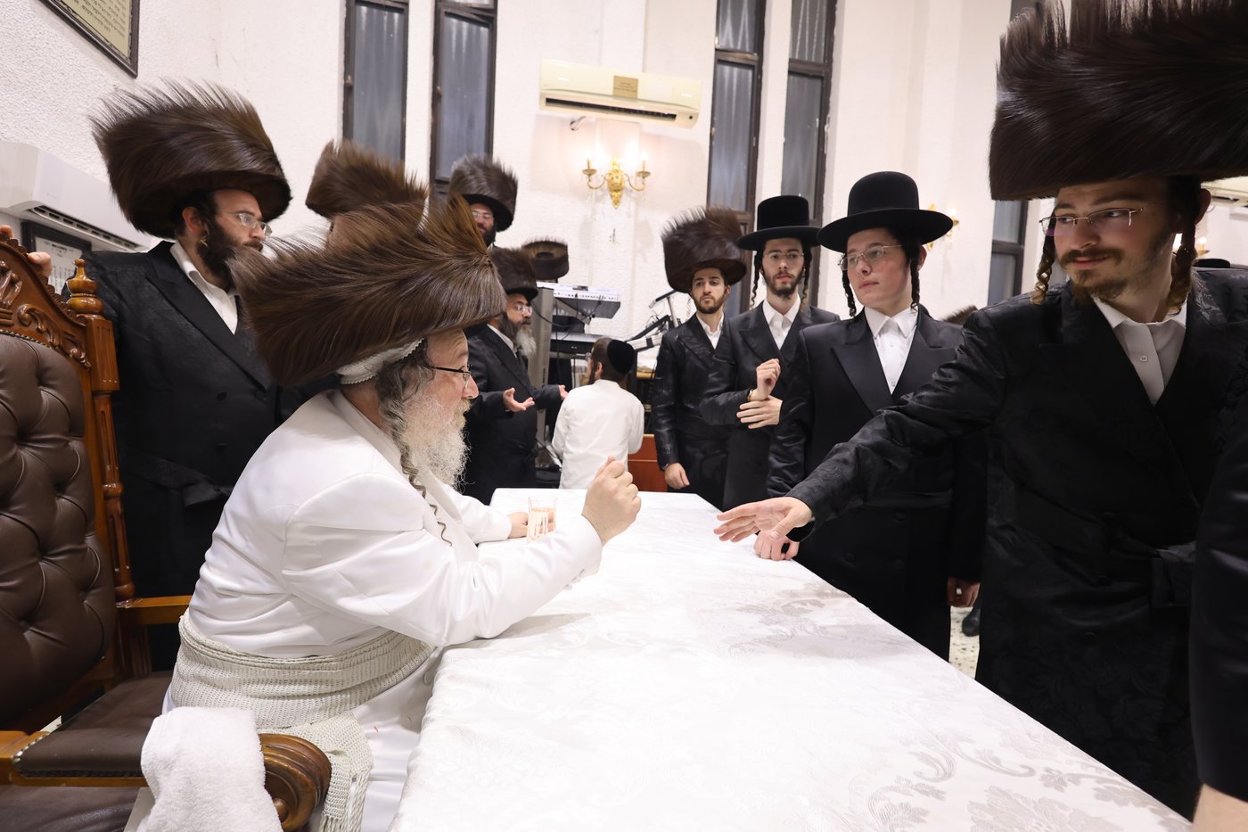 הקפות שניות בחצר הקודש ביאלה בני ברק | צילום: דוד ארזני
