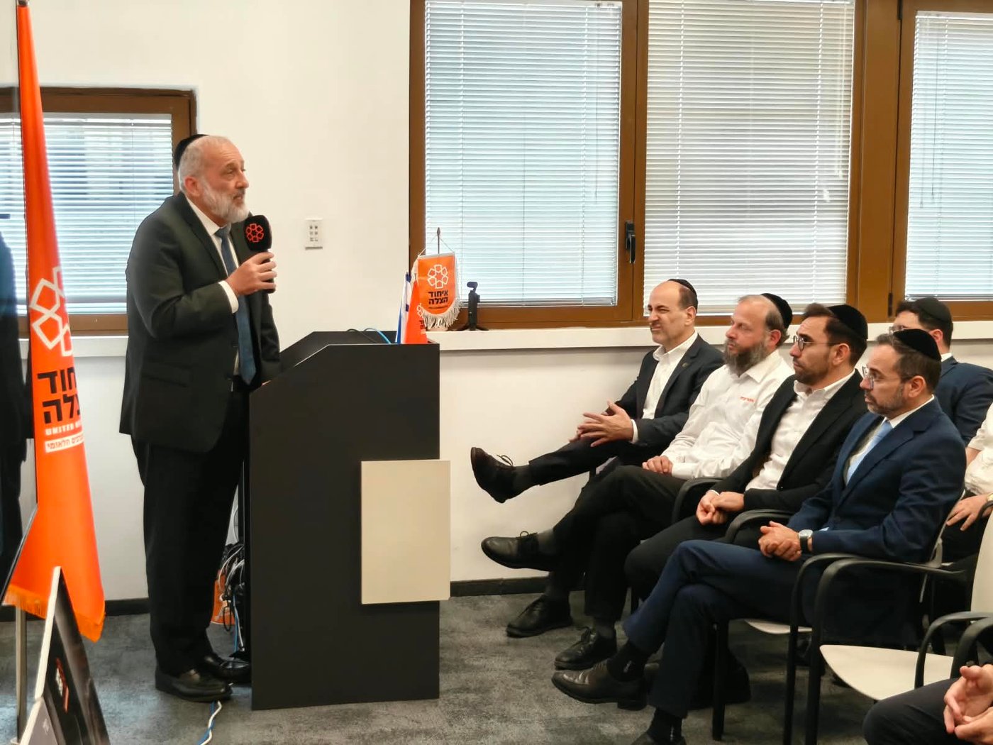 דרעי: מתנדבי איחוד הצלה הצילו את חייו של ראש המוסד