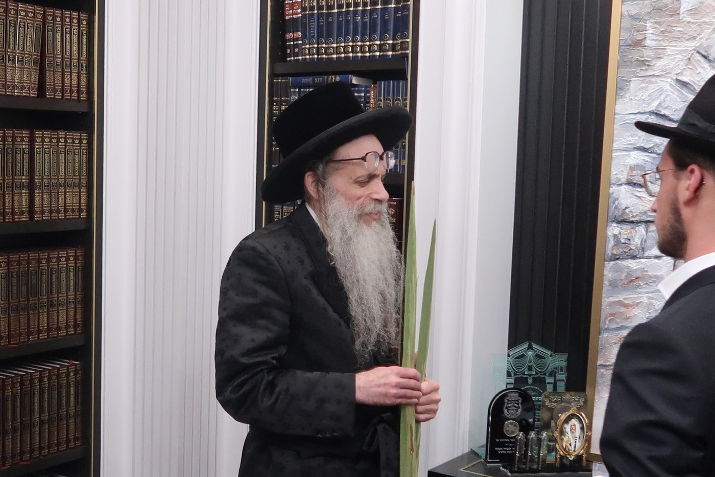 ימי החג בחצר הקודש צאנז זוועהיל