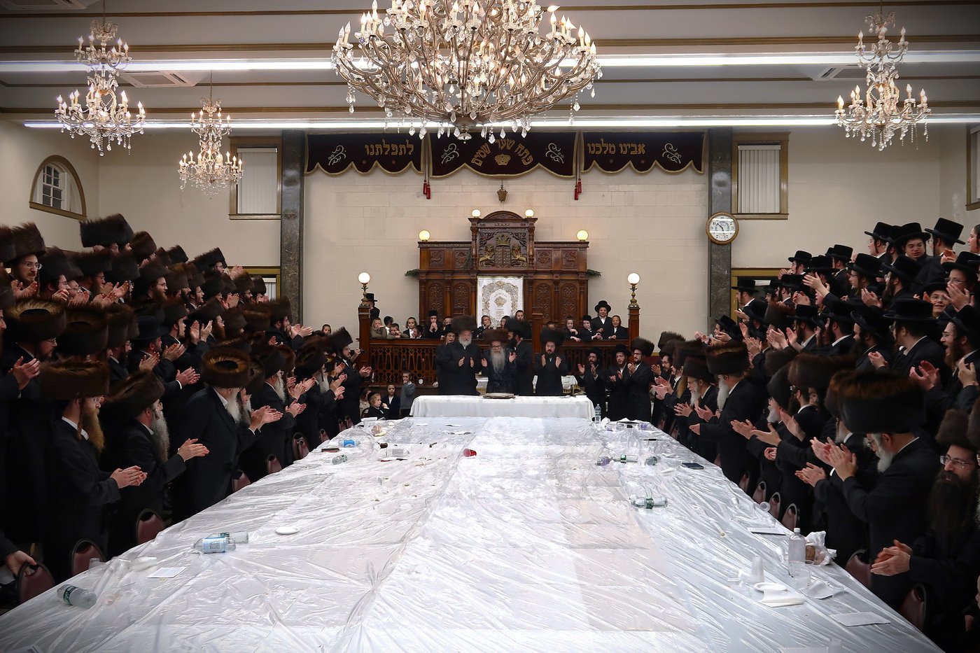 ימי החג בחצר הקודש צאנז זוועהיל