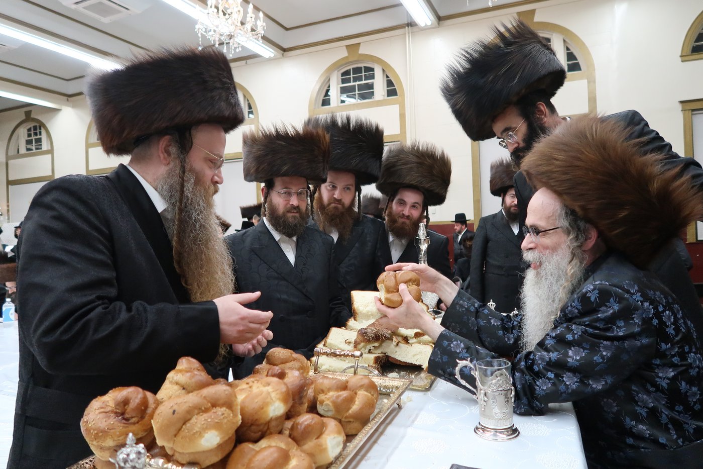 ימי החג בחצר הקודש צאנז זוועהיל