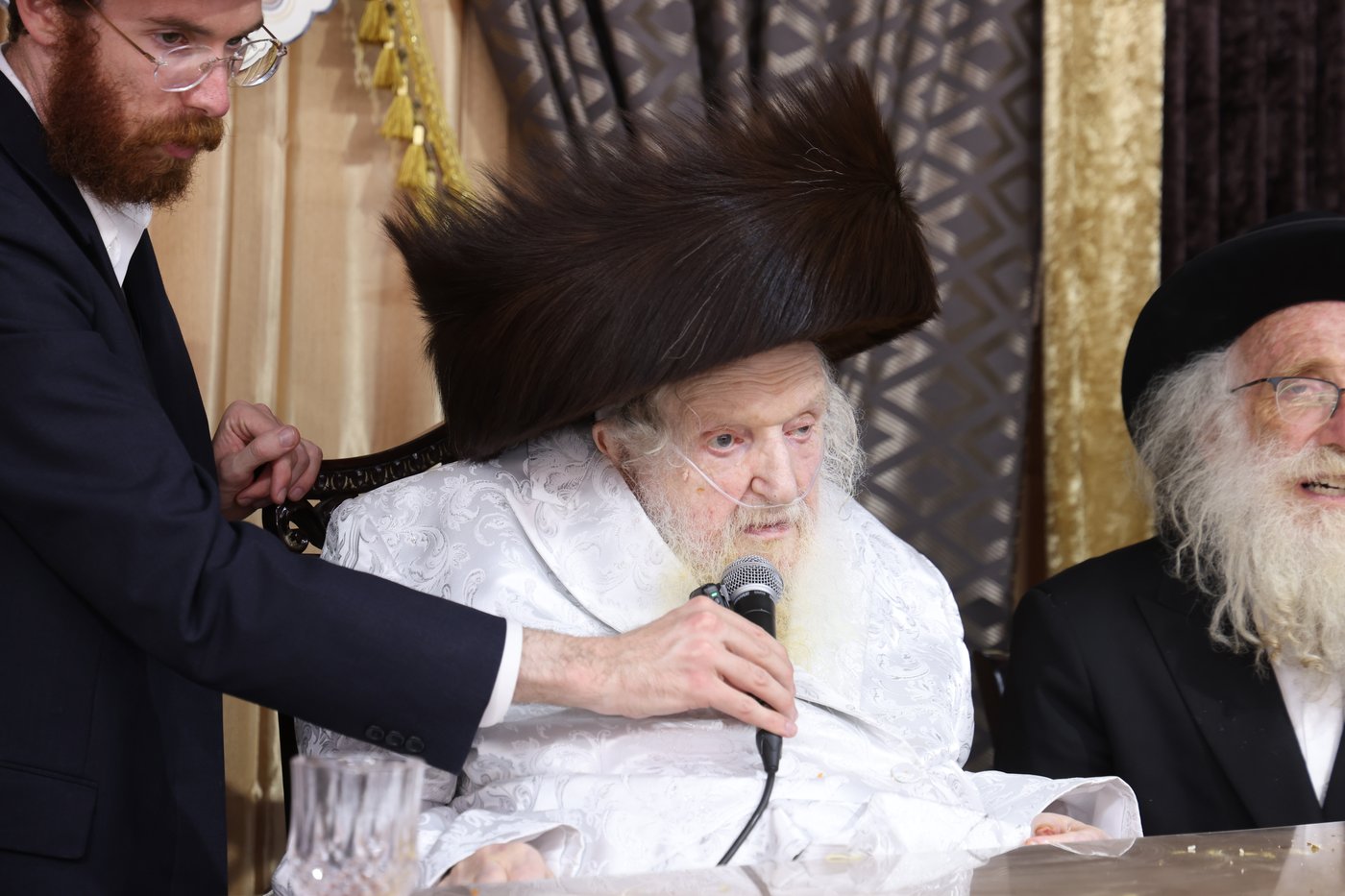 סעודת הנגידים אצל הגאון רבי משה שטרנבוך שליט"א | צילום: שמואל דריי