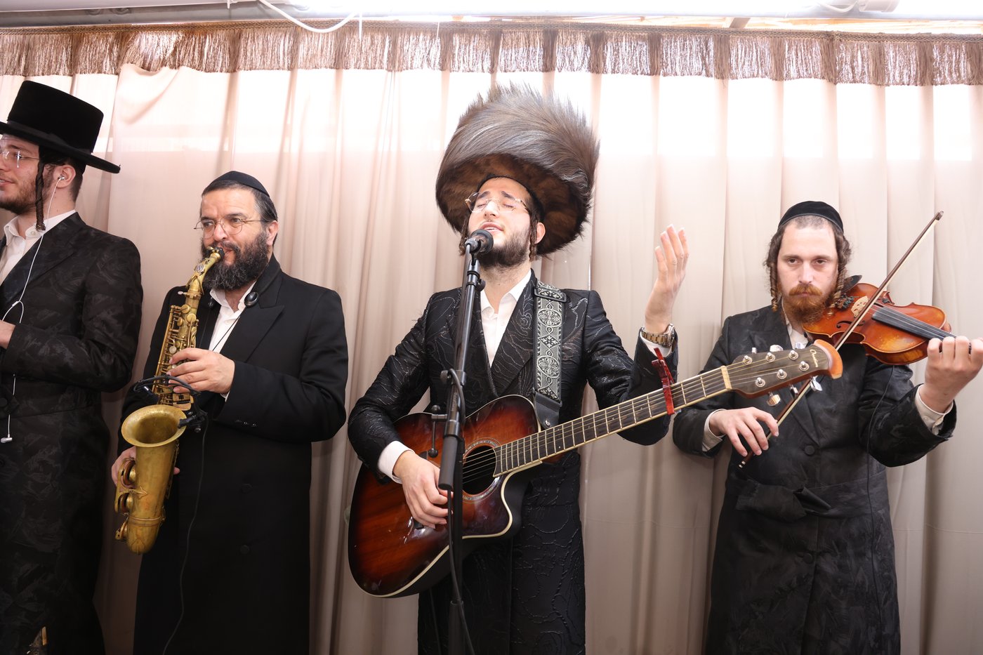 סעודת הנגידים אצל הגאון רבי משה שטרנבוך שליט"א | צילום: שמואל דריי