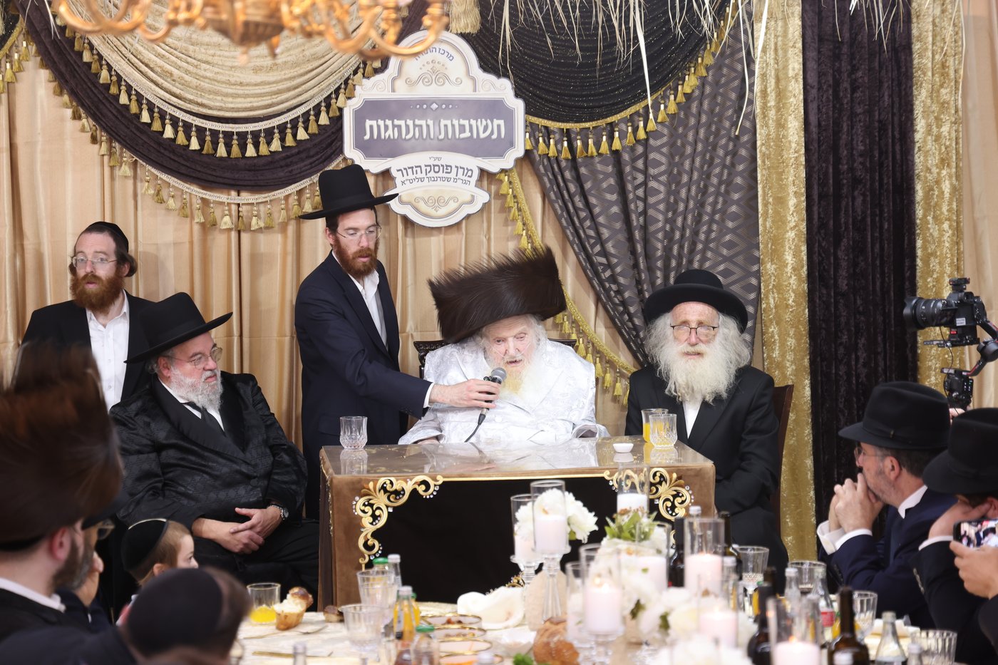 סעודת הנגידים אצל הגאון רבי משה שטרנבוך שליט"א | צילום: שמואל דריי