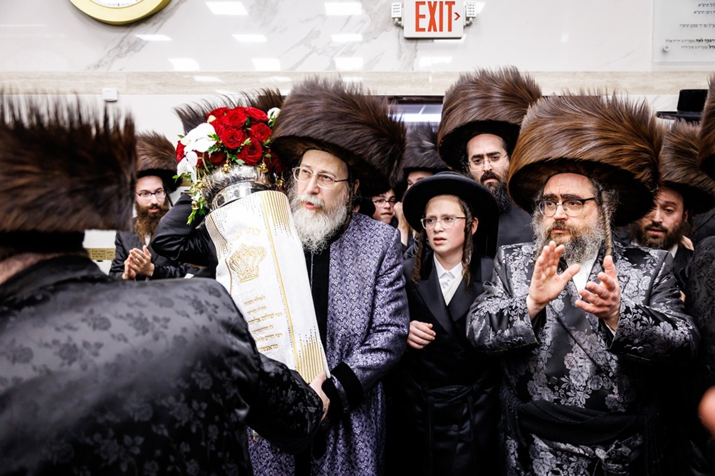 הכנסת ספר התורה בסאטמר