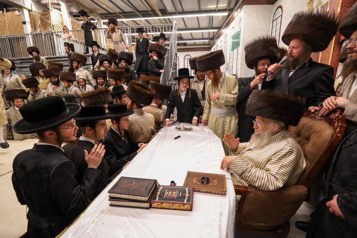 חג הסוכות בחצר הקודש פינסק קרלין