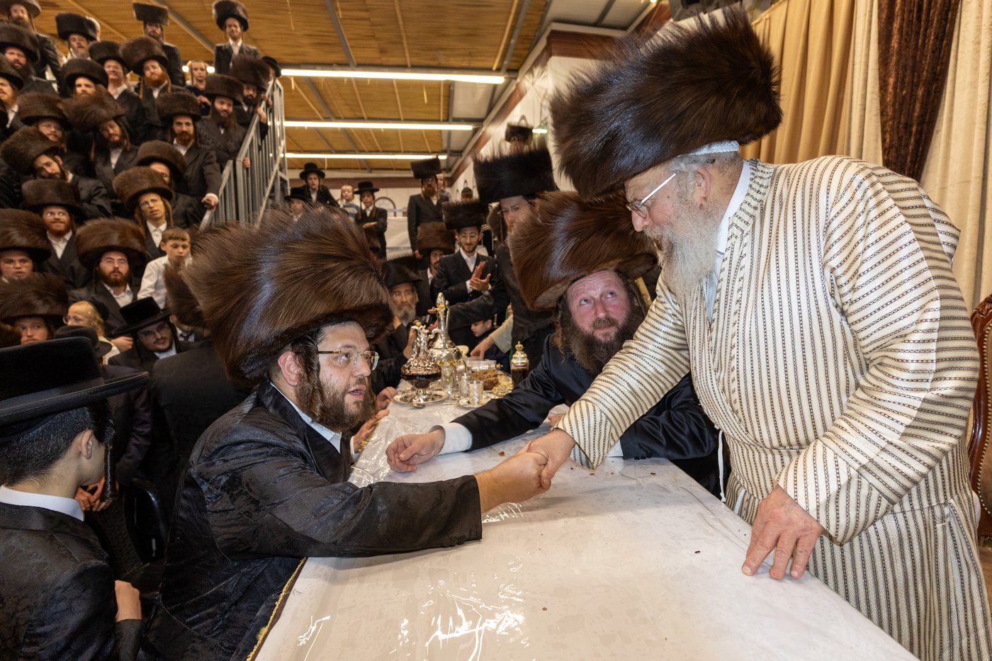 חג הסוכות בחצר הקודש פינסק קרלין