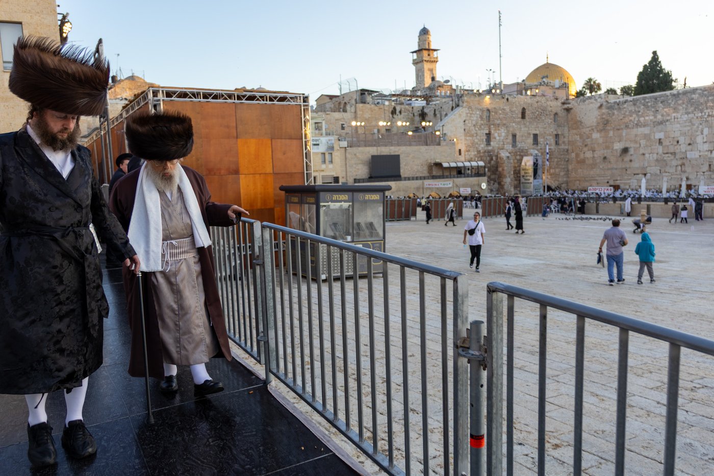 חג הסוכות בחצר הקודש פינסק קרלין