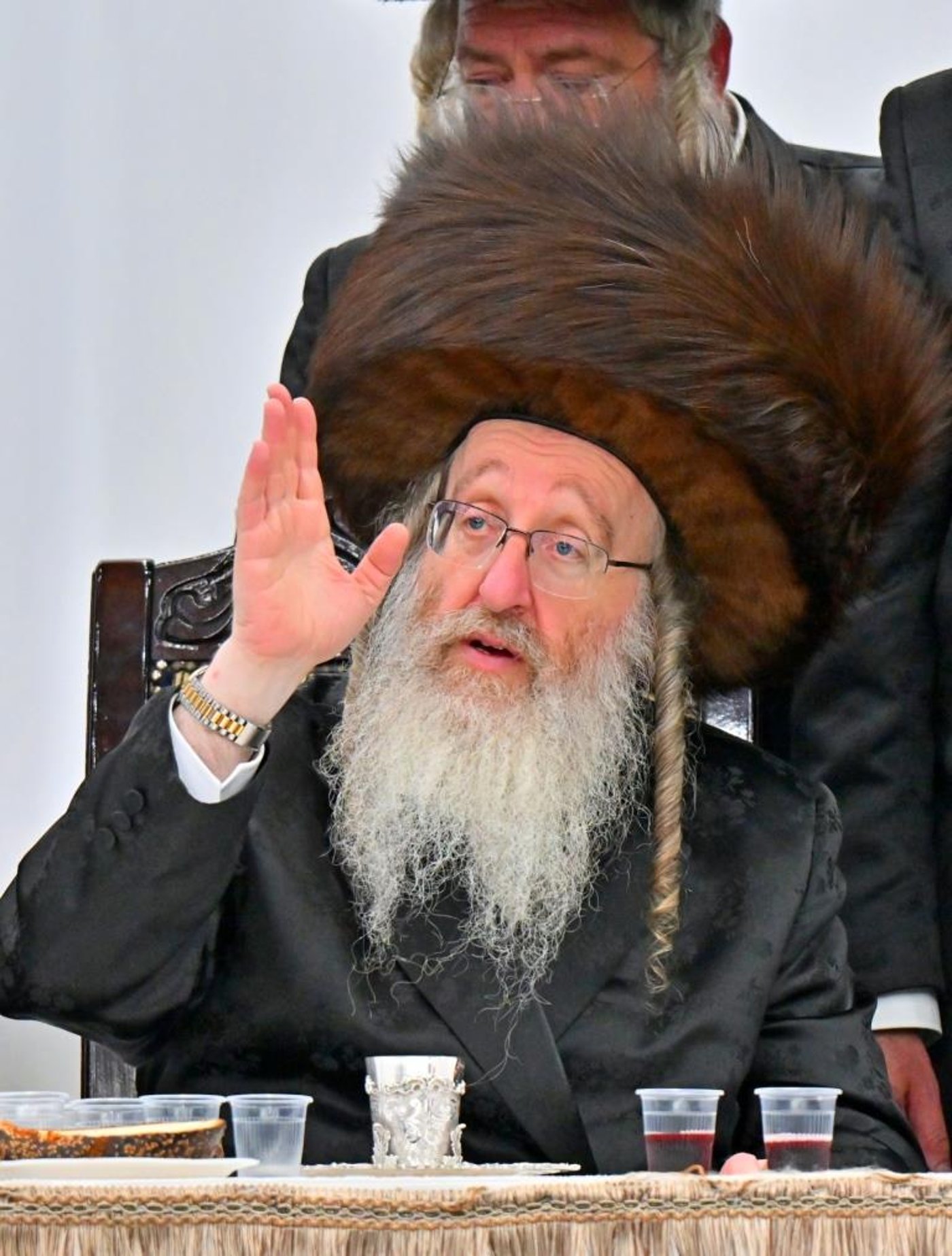 האדמו"ר מביאלה שליט"א בטיש חול המועד סוכות | צילום: יהושע פרוכטר