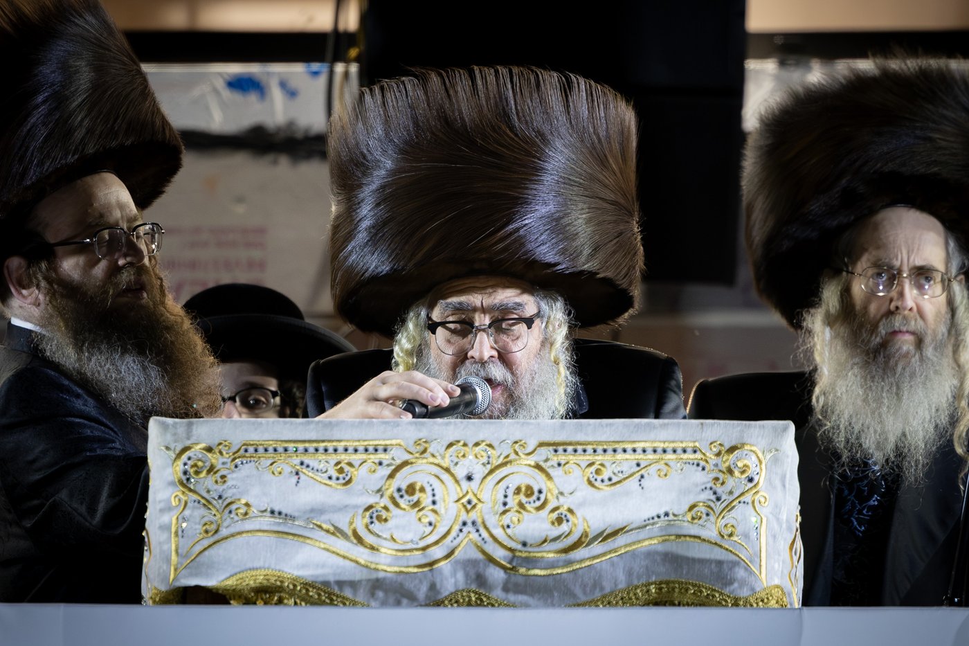 מוצאי שמחת תורה בחצה"ק סאטמר