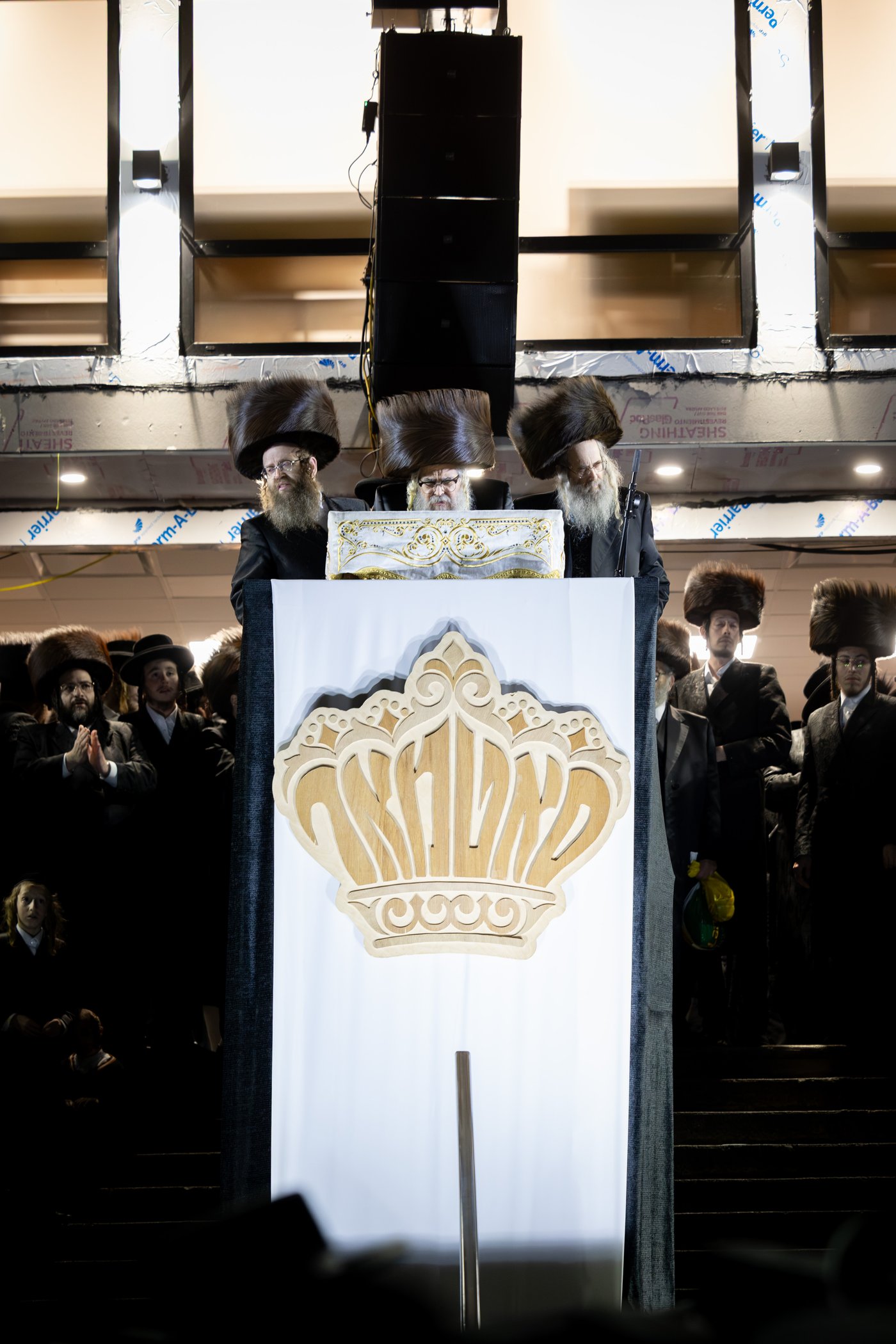 מוצאי שמחת תורה בחצה"ק סאטמר
