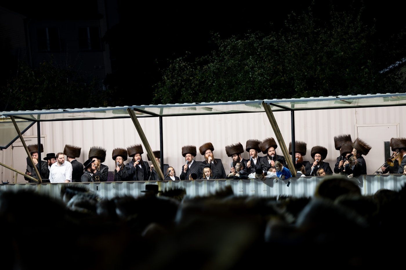מוצאי שמחת תורה בחצה"ק סאטמר