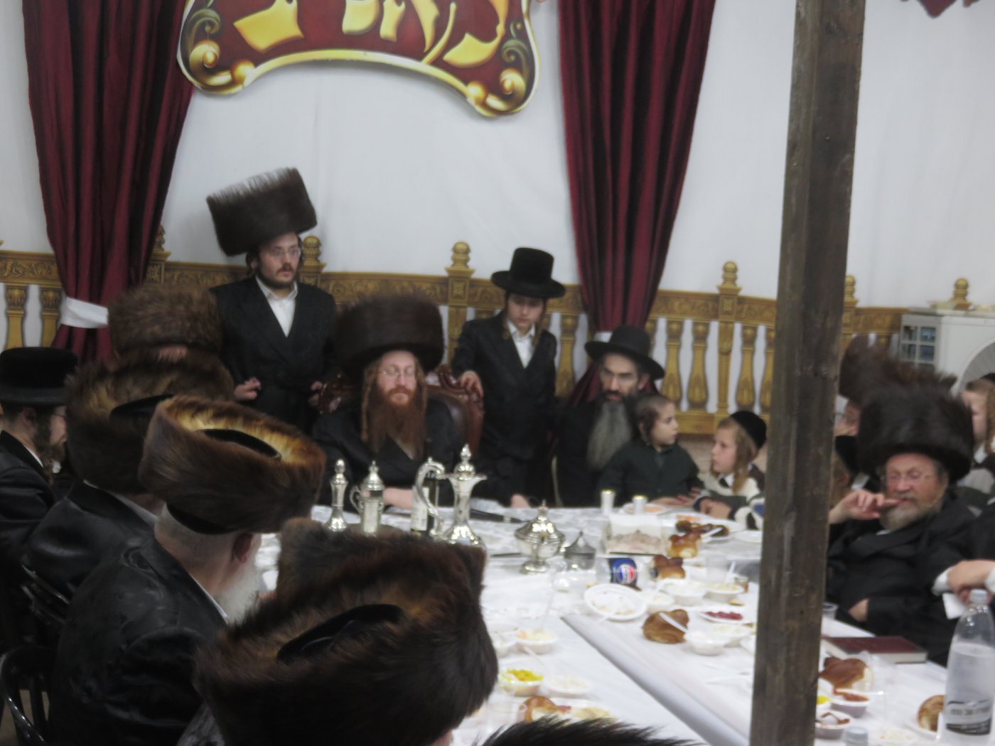 שמחת בית השואבה בחצר קאליב | צילום: א.כ.