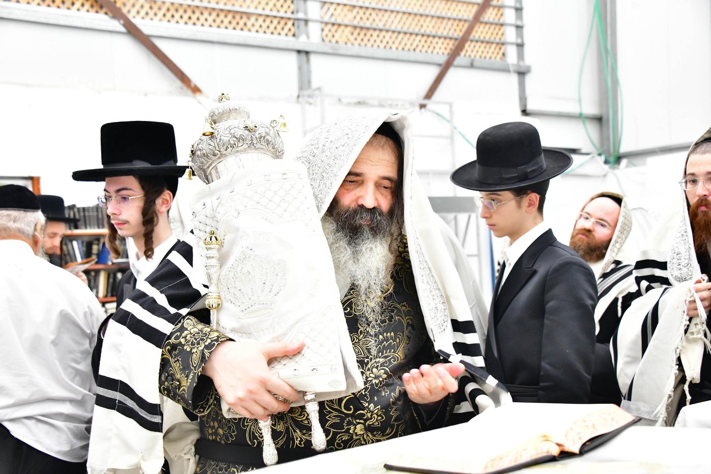האדמו"ר מזוטשקא בהושענות