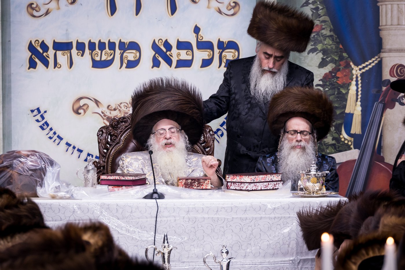 ירח האיתנים בחצר הקודש צאנז קלויזנבורג | צילום: אחים לאנטשעווסקי