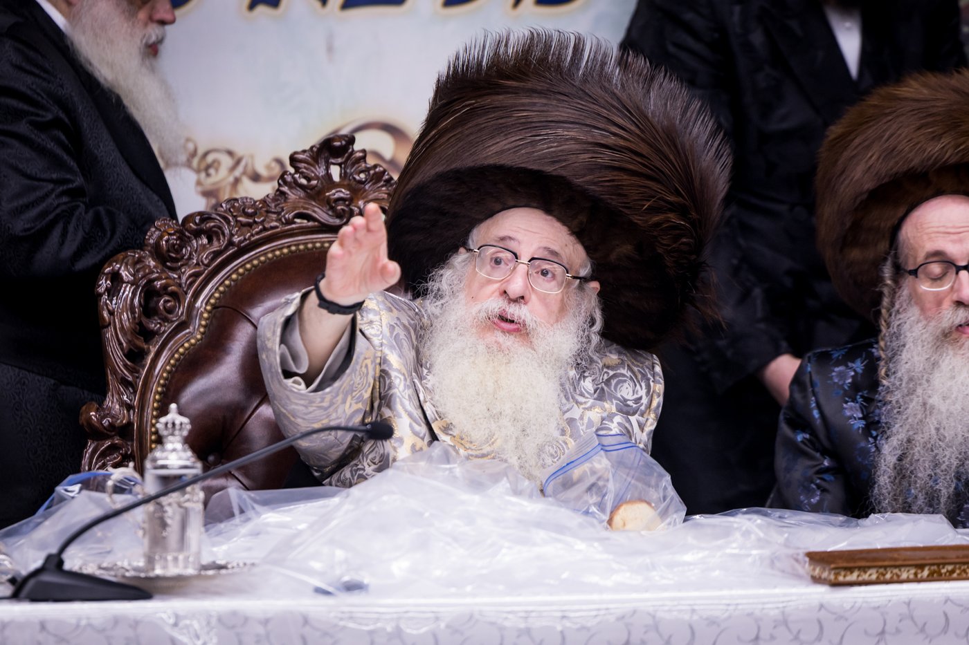 ירח האיתנים בחצר הקודש צאנז קלויזנבורג | צילום: אחים לאנטשעווסקי