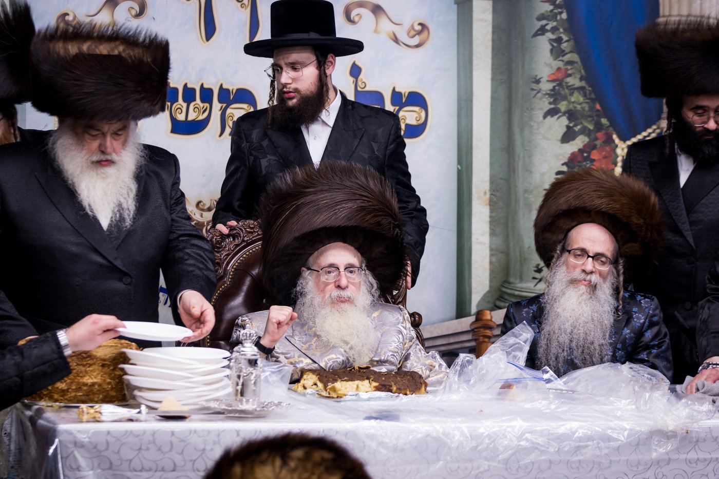 ירח האיתנים בחצר הקודש צאנז קלויזנבורג | צילום: אחים לאנטשעווסקי